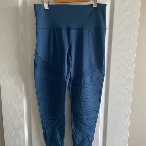 Aerie Chill Play Move Leggings - Picture 2 of 4